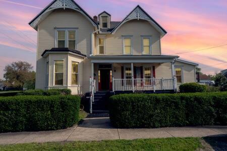 Beautiful Downstairs 1Bed 1Bth Charmer- Pet Friendly Michigan City Exterior foto